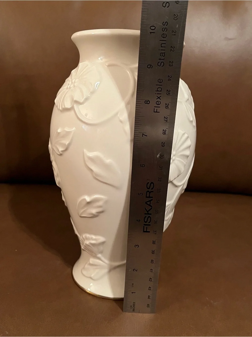 Vtg Lenox Ivory Ceramic Embossed Floral Poppy Vase 24k Gold Trim Around Base